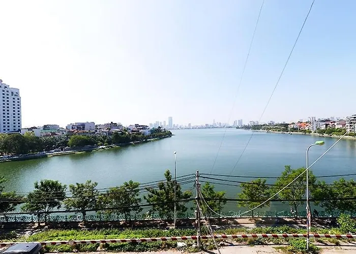 Lakefront Residence